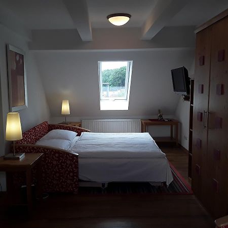Landgasthof "Zur Post" Otel Koenigstein  Dış mekan fotoğraf